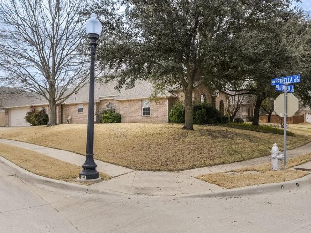 Property for sale in Benbrook, Texas