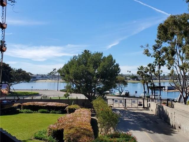 Condo for sale in Long Beach, California
