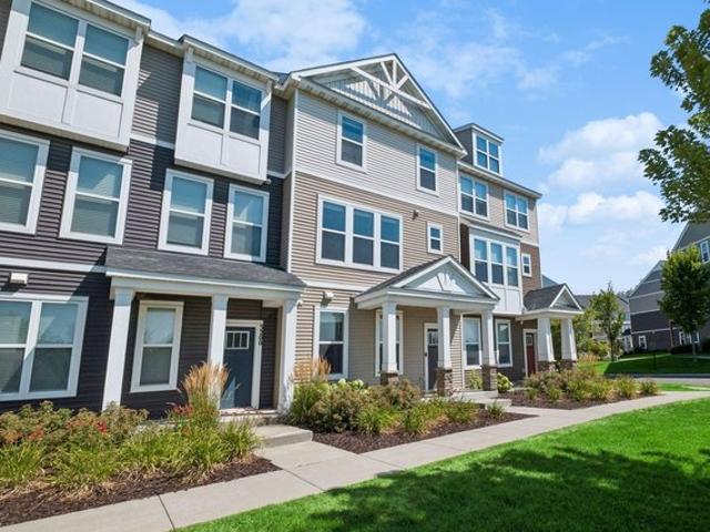 Townhouse for sale in Prior Lake, Scott County