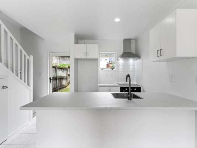 Townhouse for sale in Wairau Valley