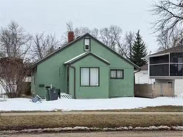 House for sale in Ponoka, Alberta