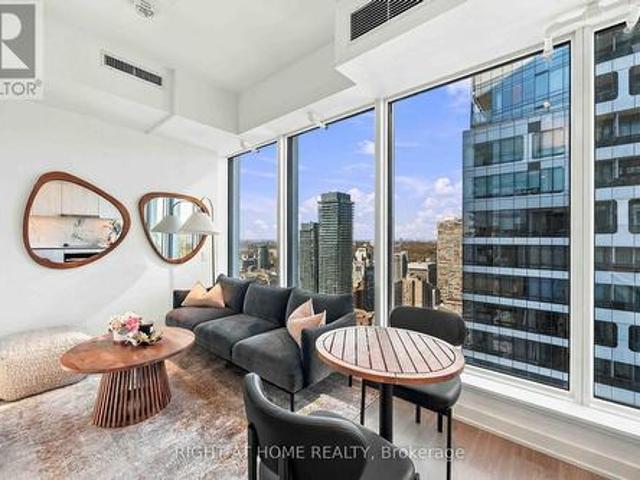 Condo for sale in Toronto Centre, Toronto