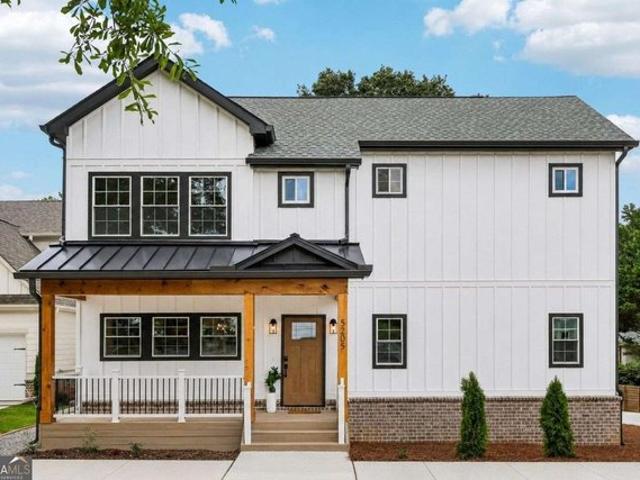 House for sale in Flowery Branch, Georgia