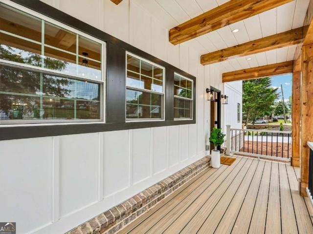 House for sale in Flowery Branch, Georgia