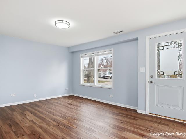 House for sale in Mchenry, Illinois