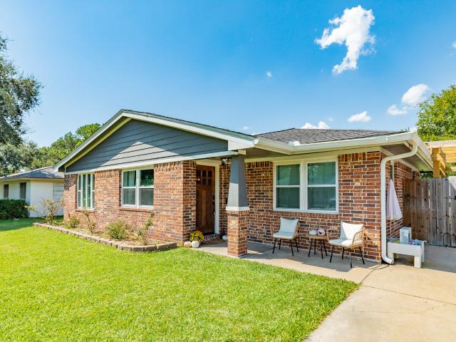 House for sale in Danbury, Texas