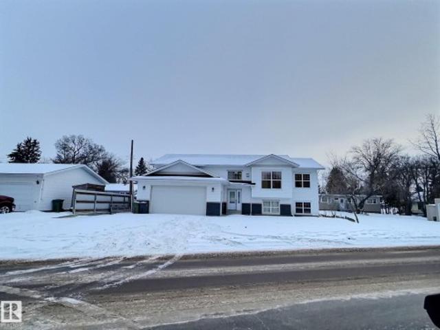 House for sale in Ponoka, Alberta