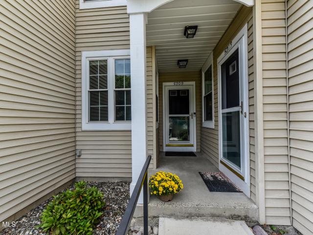 Condo for sale in Forest Pointe, Town of Clifton Park