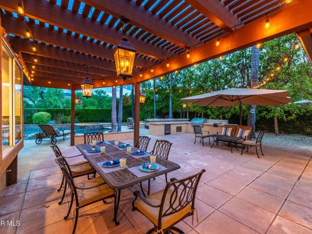 House for sale in Oak Park, California