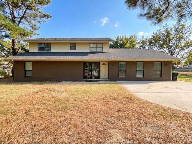 House for sale in Holdenville, Hughes County