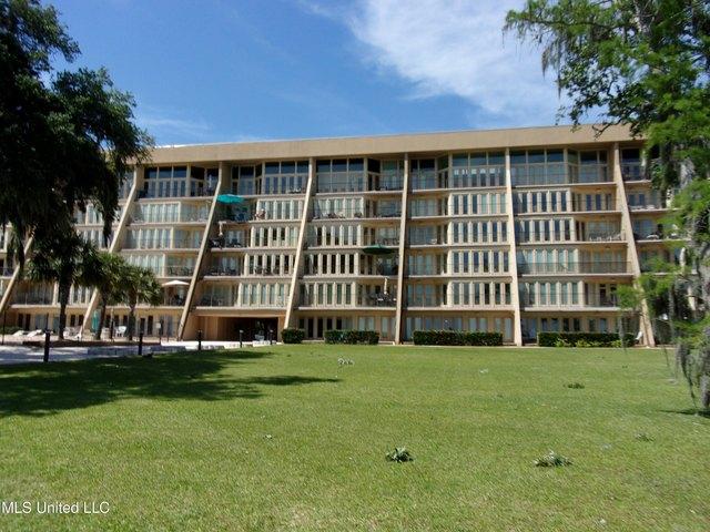 Condo for sale in Biloxi, Mississippi