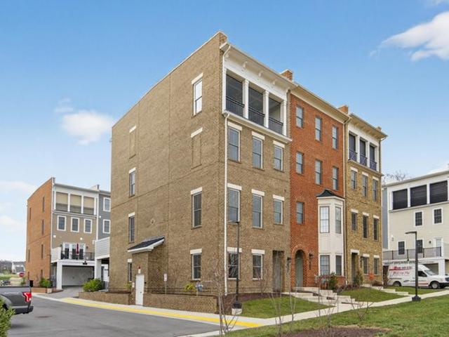 Townhouse for sale in Virginia