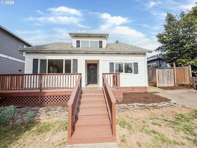 House for sale in Gladstone, Clackamas County