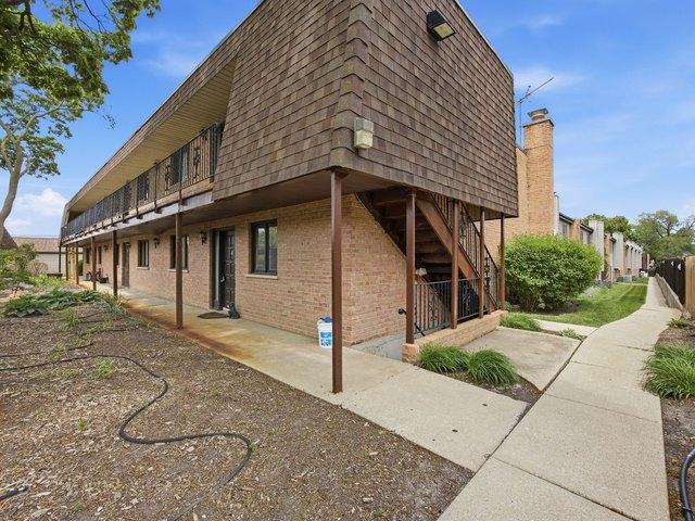 Condo for sale in Barrington, Illinois