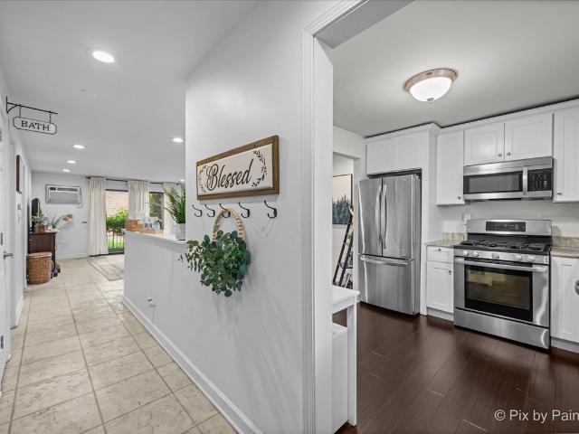 Condo for sale in Barrington, Illinois