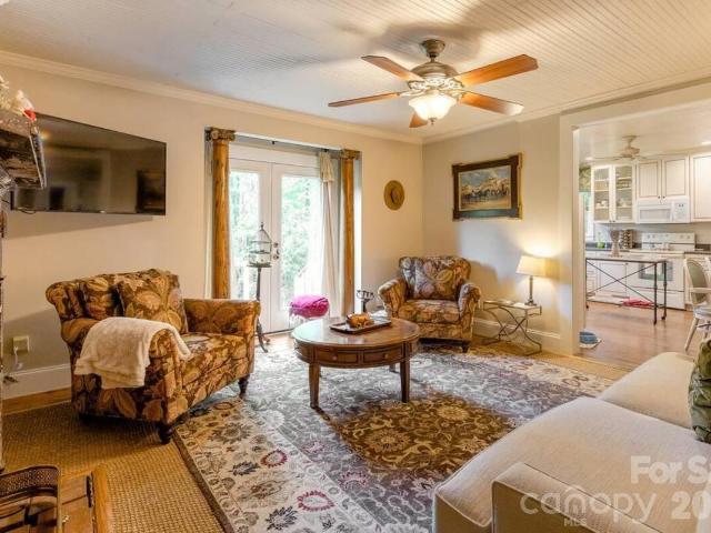 House for sale in Saluda, North Carolina