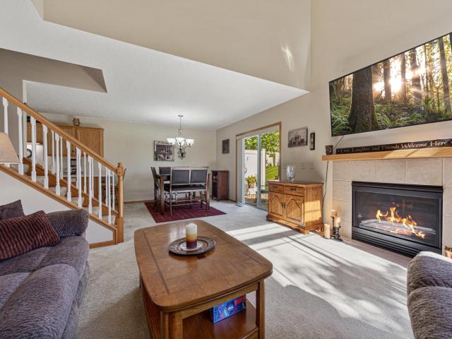 Townhouse for sale in Bridgewater Heights, Dundas