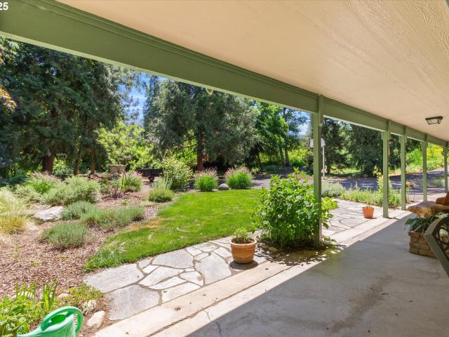 Townhouse for sale in Ashland