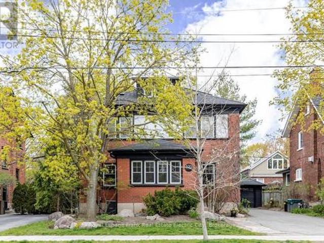 House for sale in Ontario