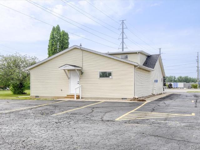 Commercial for sale in Lapeer