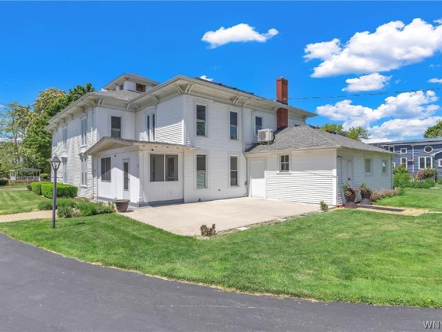 House for sale in Niagara, New York