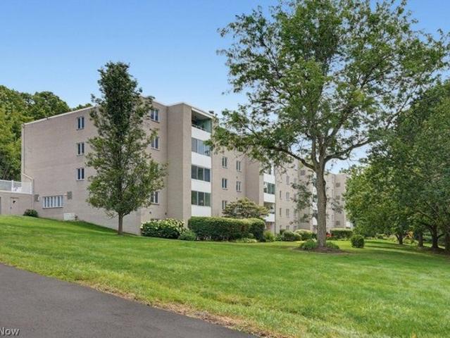 Condo for sale in Summit, Ohio
