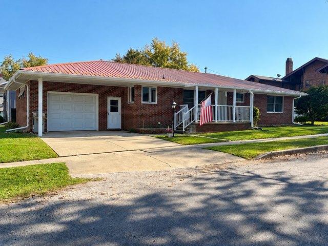 House for sale in Clinton, DeWitt County
