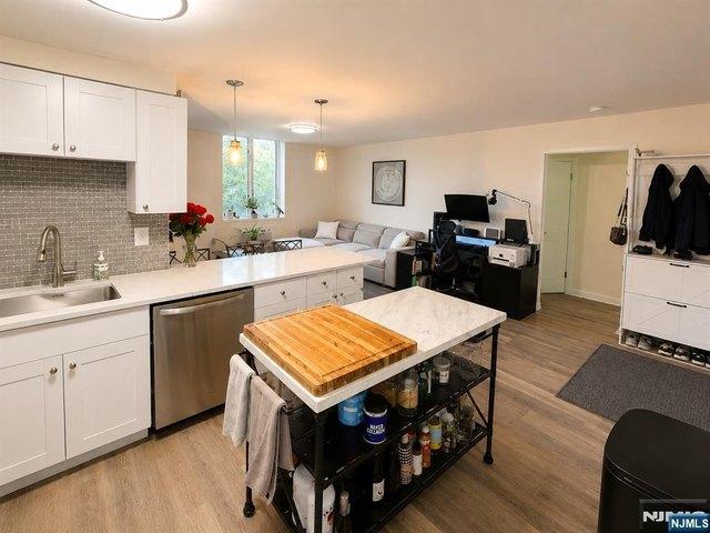 Condo for sale in Pequannock, New Jersey