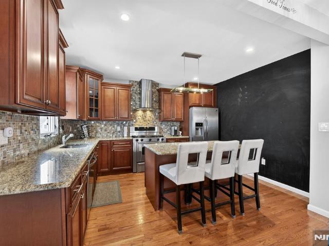 House for sale in Lyndhurst, New Jersey