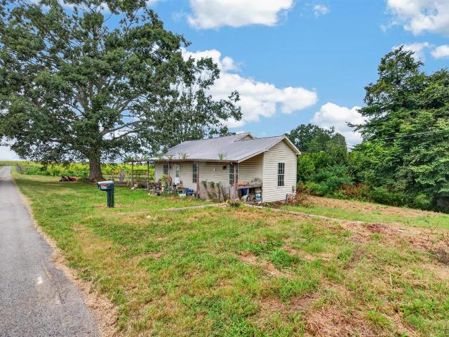 House for sale in Adolphus, Kentucky