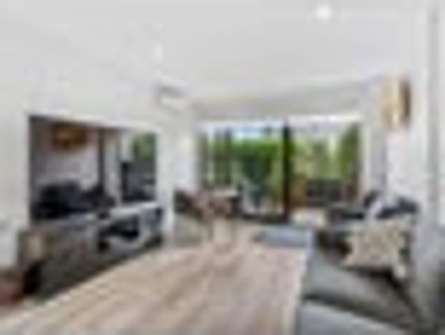 Apartment for sale in Paremoremo