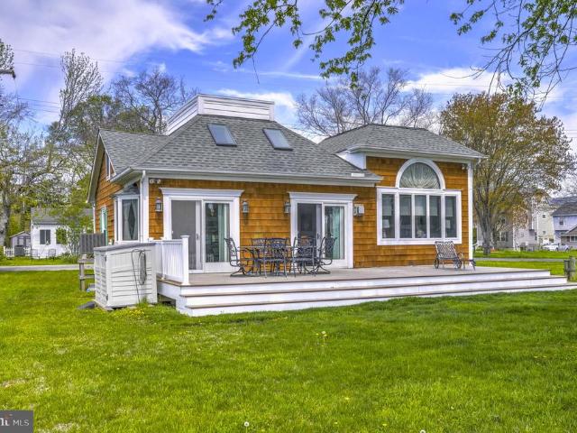 House for sale in Shady Side, Maryland
