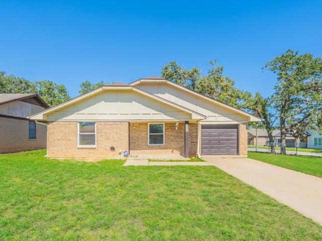 House for sale in Wolters Village, Mineral Wells