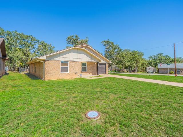 House for sale in Wolters Village, Mineral Wells