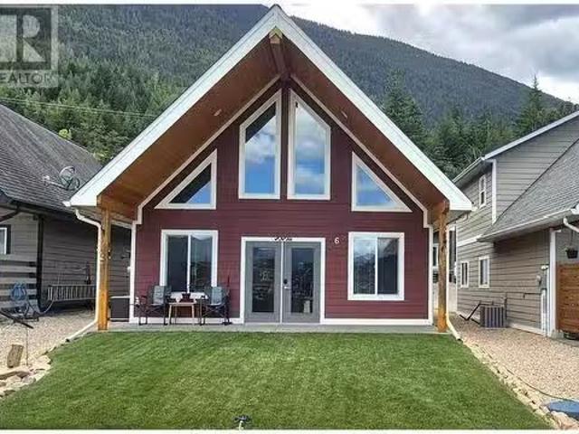 House for sale in Salmon Arm, British Columbia