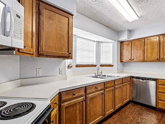 House for sale in Arlington, Tarrant County