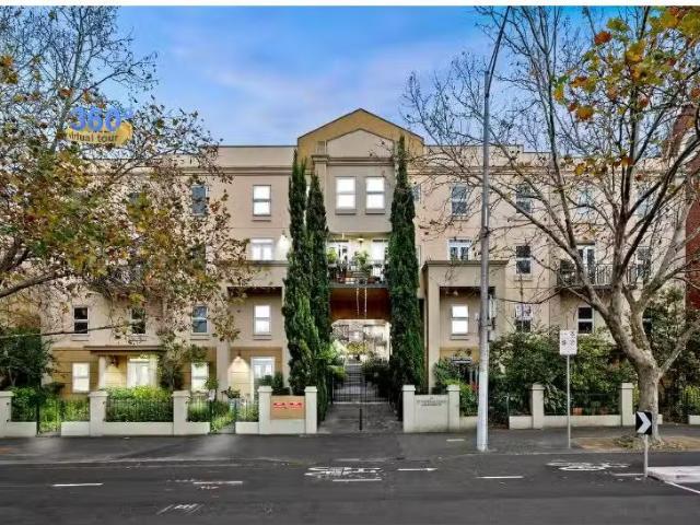 Apartment for rent in Carlton