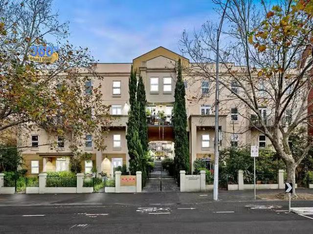 Apartment for rent in Carlton