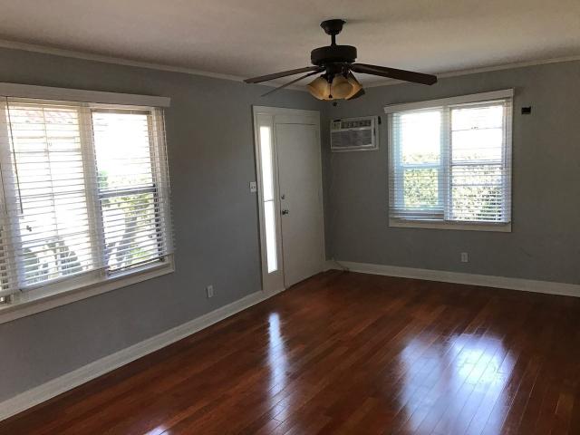 Apartment for rent in Canoga Park, California