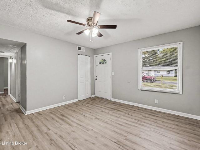 House for sale in Louisville, Jefferson County