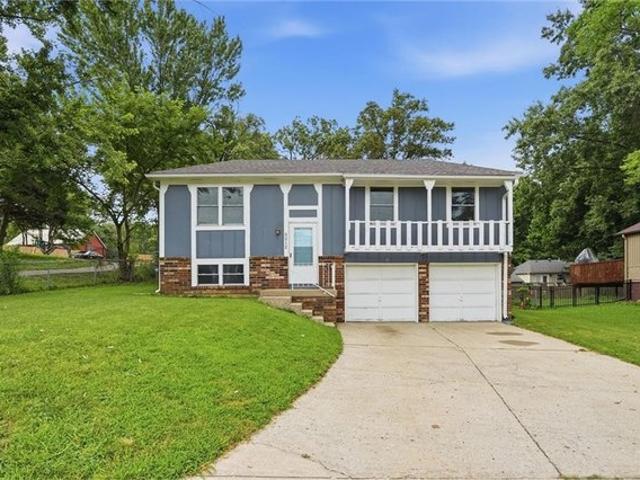House for sale in Blue Springs, Missouri
