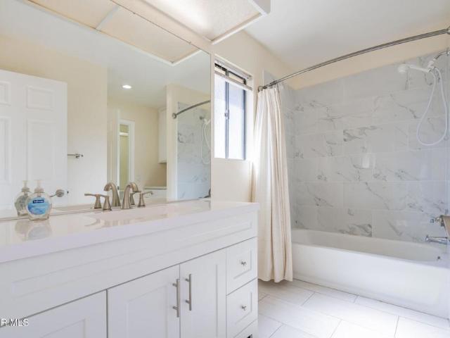 Townhouse for sale in Simi Valley, California