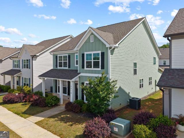 House for sale in Flowery Branch, Georgia