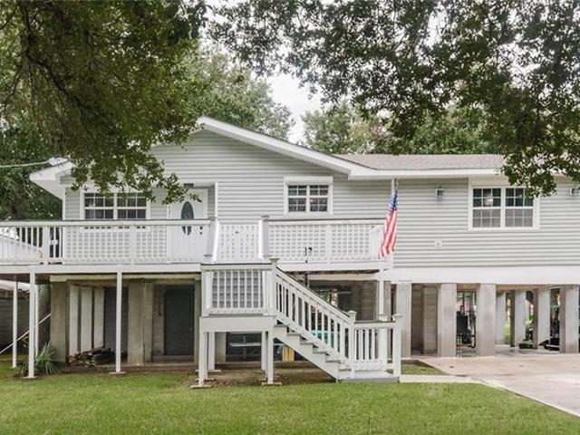 House for sale in Lafitte, Jefferson Parish