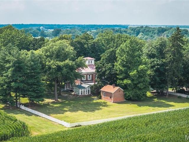 House for sale in Edwardsville, Illinois