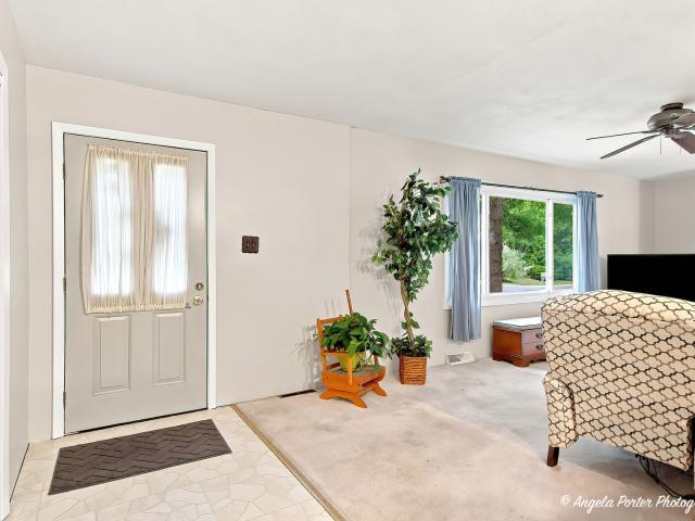 House for sale in Mchenry, Illinois
