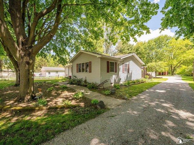 House for sale in Petersburg, Michigan
