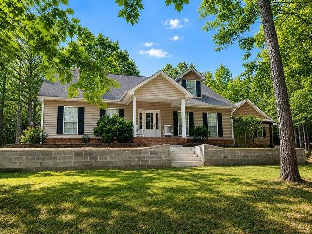 House for sale in Aberdeen, Mississippi