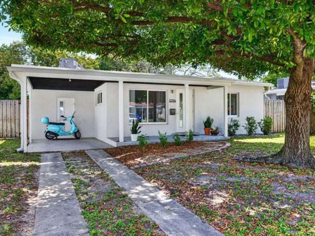 House for sale in Oakland Park, Florida