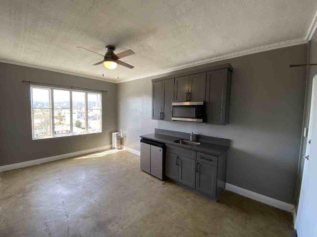 Apartment for rent in Thai Town, Los Angeles